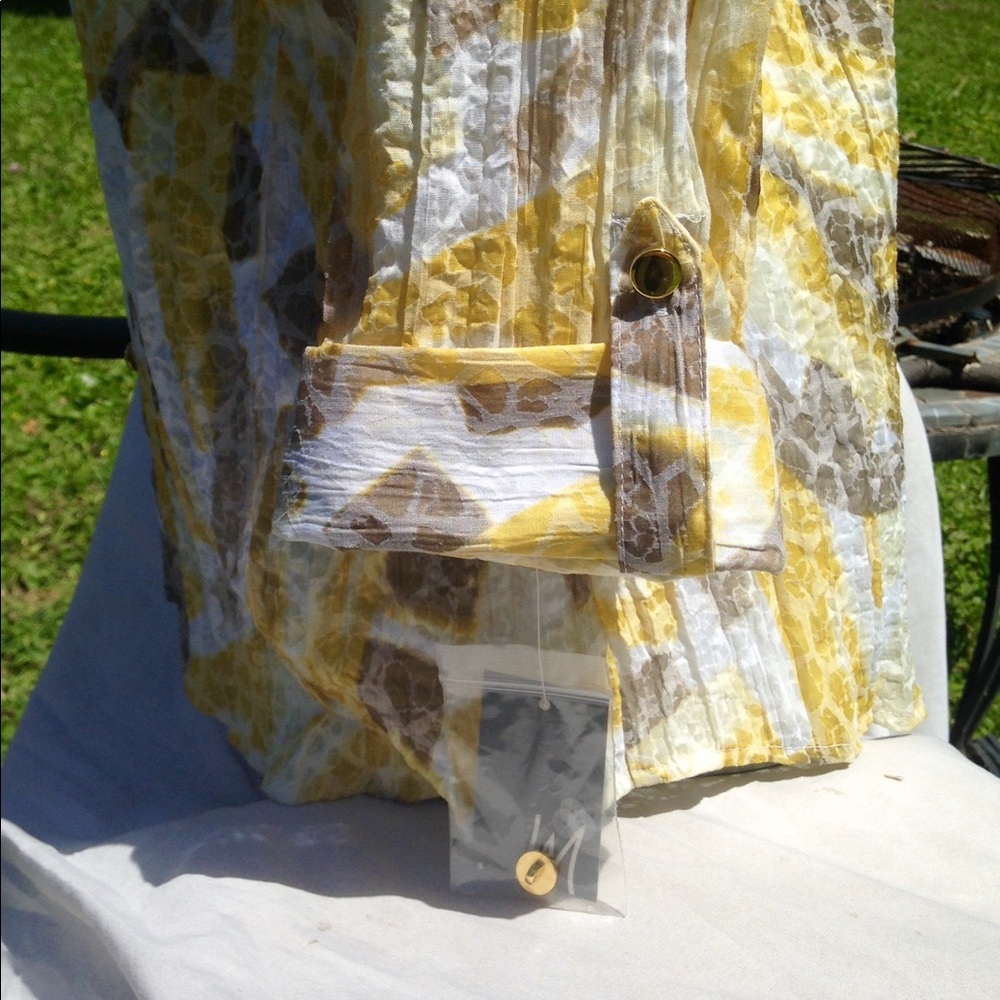 JM Collection button up shirt - Picture 3 of 5